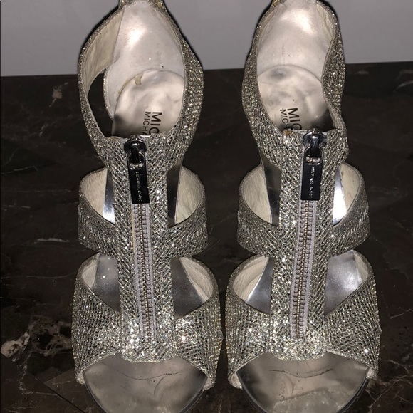 Michael Kors - Picture 2 of 4